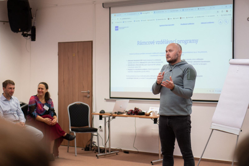 KA2.12.1 RC APA Interní vzdělávání a rozvoj kompetencí zaměstnanců projektu: Inovace v RVP ZV pro inkluzivní TV