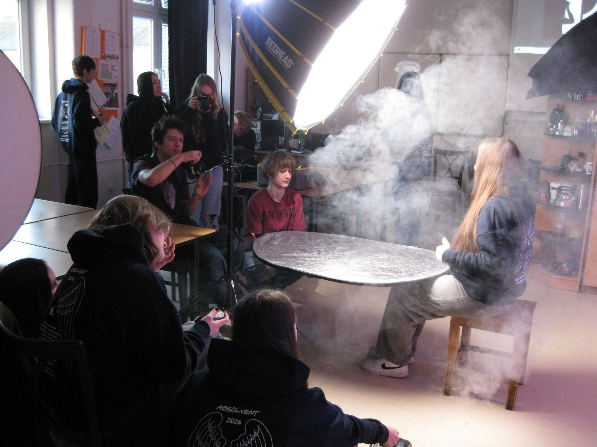 Prostějovští deváťáci fotí tablo pod vedením profesionálů