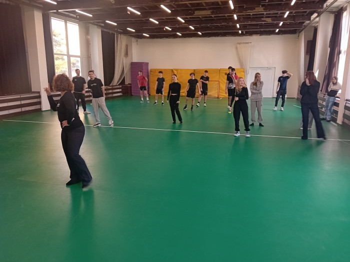 Kondice tancem a cvičení v současné školní tělesné výchově - Osvětová vzdělávací akce KA2.12.1 RC APA