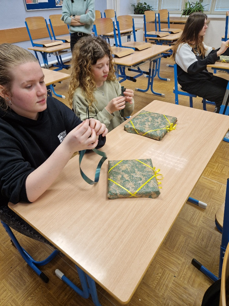 Únor ve znamení dárků a prezentace