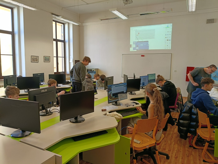 Robotika a Arduino v rukou žáků
