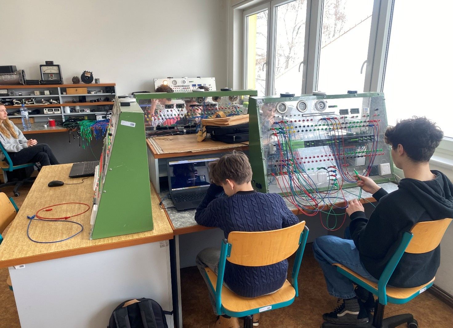 Moderní automatizace naživo: žáci programovali prvky chytré domácnosti