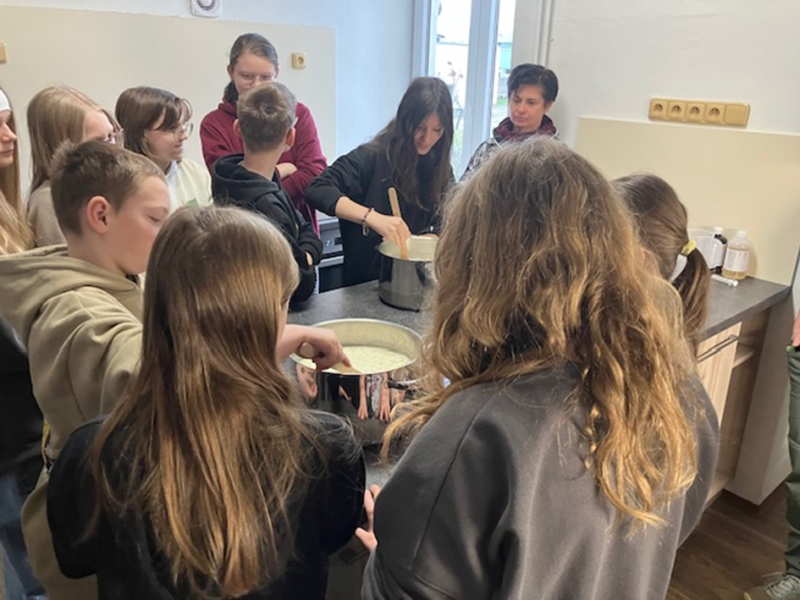 SÝROVÁ LABORATOŘ - JAK SI VYROBIT VLASTNÍ SÝR