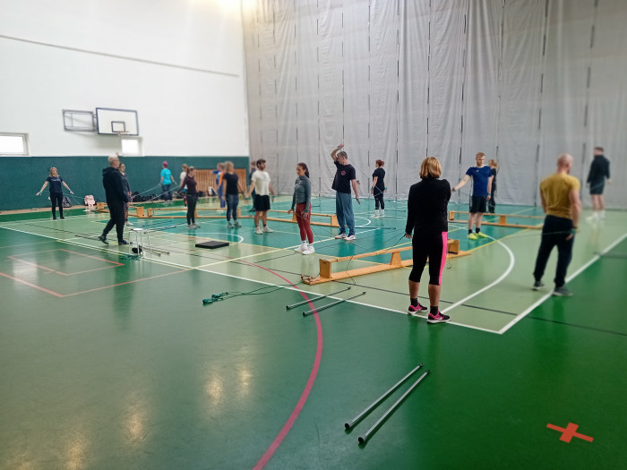 Pohyb, rytmus a radost:  Pohybové aktivity žáků s využitím jednoduchých pomůcek  SM systém (Stabilizační a mobilizační systém)