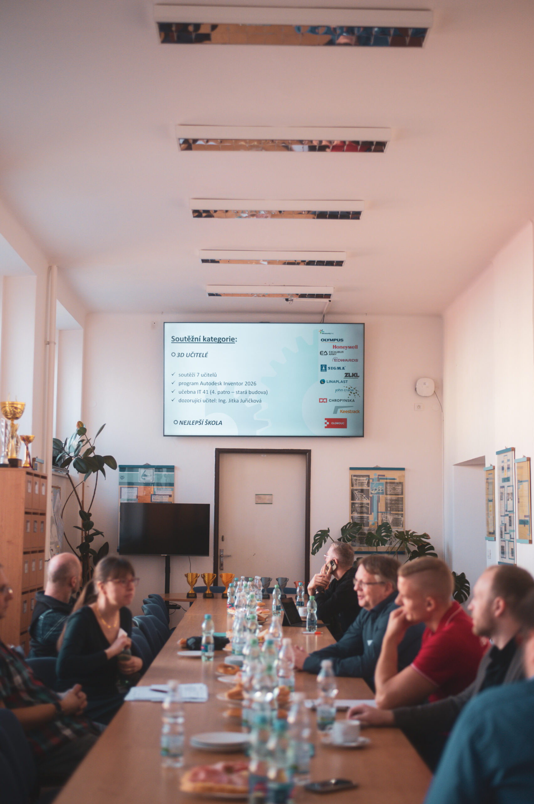 Pedagogové SŠ soutěžili v 3D konstrukci a diskutovali budoucnost strojírenského vývoje