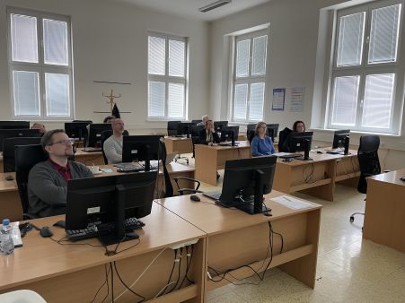 EFEKTIVNÍ VYUŽITÍ AI VE VÝUCE IT A TVORBĚ WEBŮ