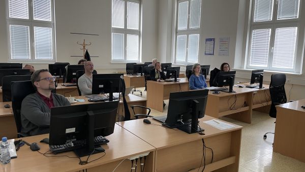 EFEKTIVNÍ VYUŽITÍ AI VE VÝUCE IT A TVORBĚ WEBŮ