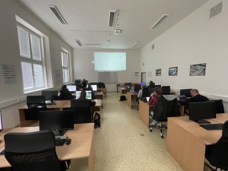 EFEKTIVNÍ VYUŽITÍ AI VE VÝUCE IT A TVORBĚ WEBŮ