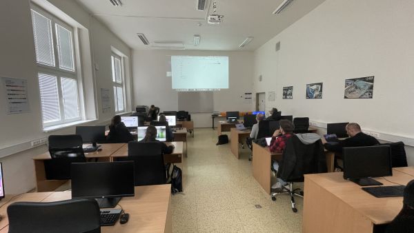 EFEKTIVNÍ VYUŽITÍ AI VE VÝUCE IT A TVORBĚ WEBŮ