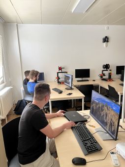 Mladí technici a programátoři si vyzkoušeli robotiku na SPŠ Jeseník