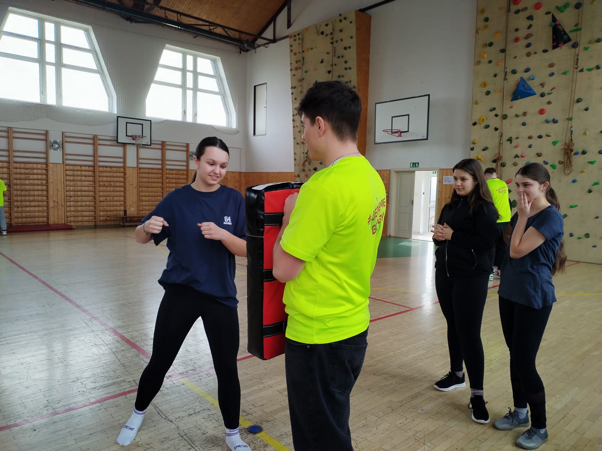 Workshop s nácvikem a zvládnutím základních technik sebeobrany pro žáky ZŠ Bělotín