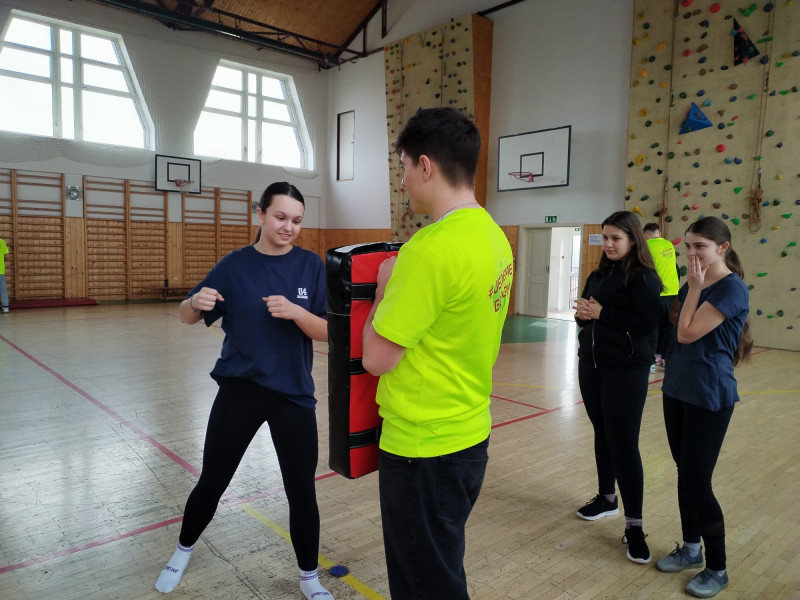 Workshop s nácvikem a zvládnutím základních technik sebeobrany pro žáky ZŠ Bělotín