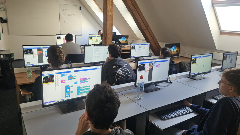 Žáci ZŠ soutěžili v programování mikropočítače micro:bit