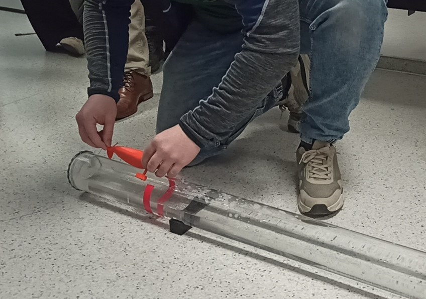 Inovace a Kreativita na SPŠS Olomouc: Workshop s Profesorem Hartlem, se zástupci firem Chropyňská a Edwards. Soutěže v 3D Modelování a ve 2D kreslení.