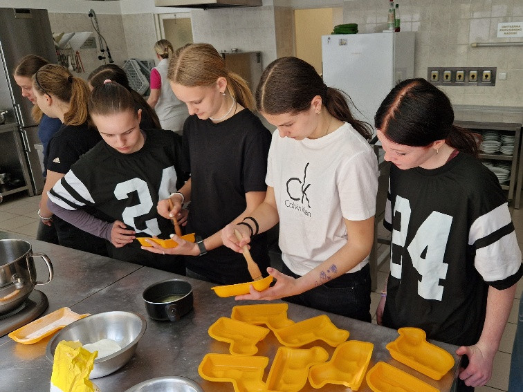 Duben ve školní kuchyni: Velikonoční pečení i italské speciality