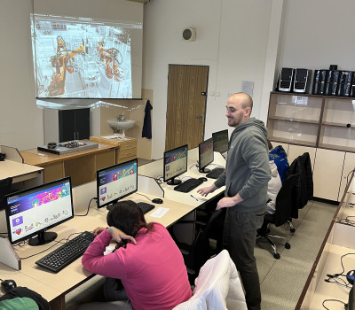 Workshopy na SPŠ Jeseník: Žáci ZŠ si vyzkoušeli programování i 3D tisk