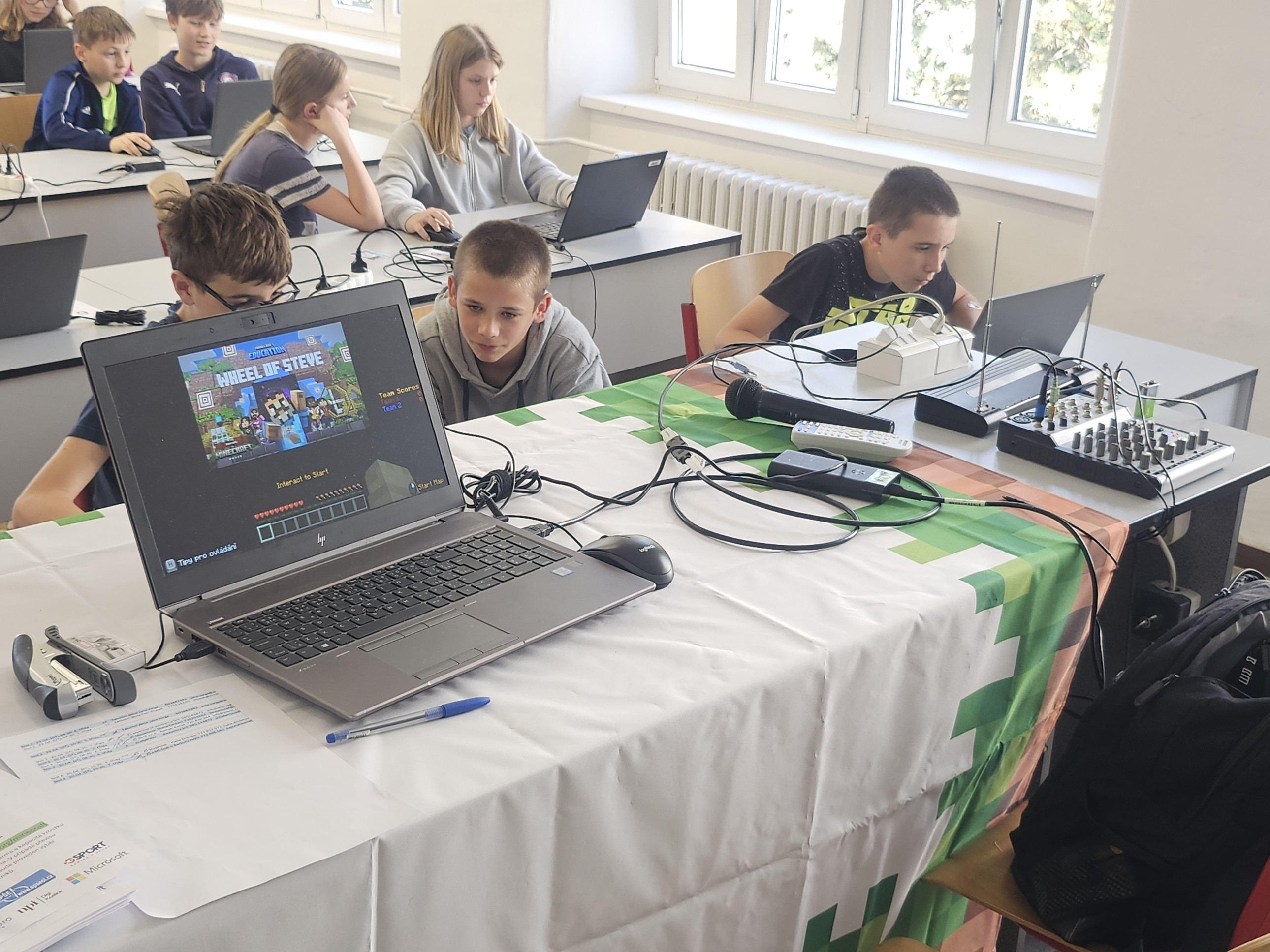 Stevovo kolo nebo Útěk z panství - Minecraft ovládl workshop pro žáky ZŠ na SPŠE Olomouc