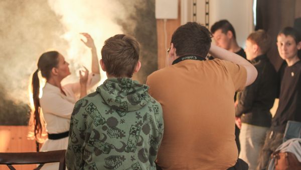 Žáci ZŠ si vyzkoušeli práci portrétního fotografa