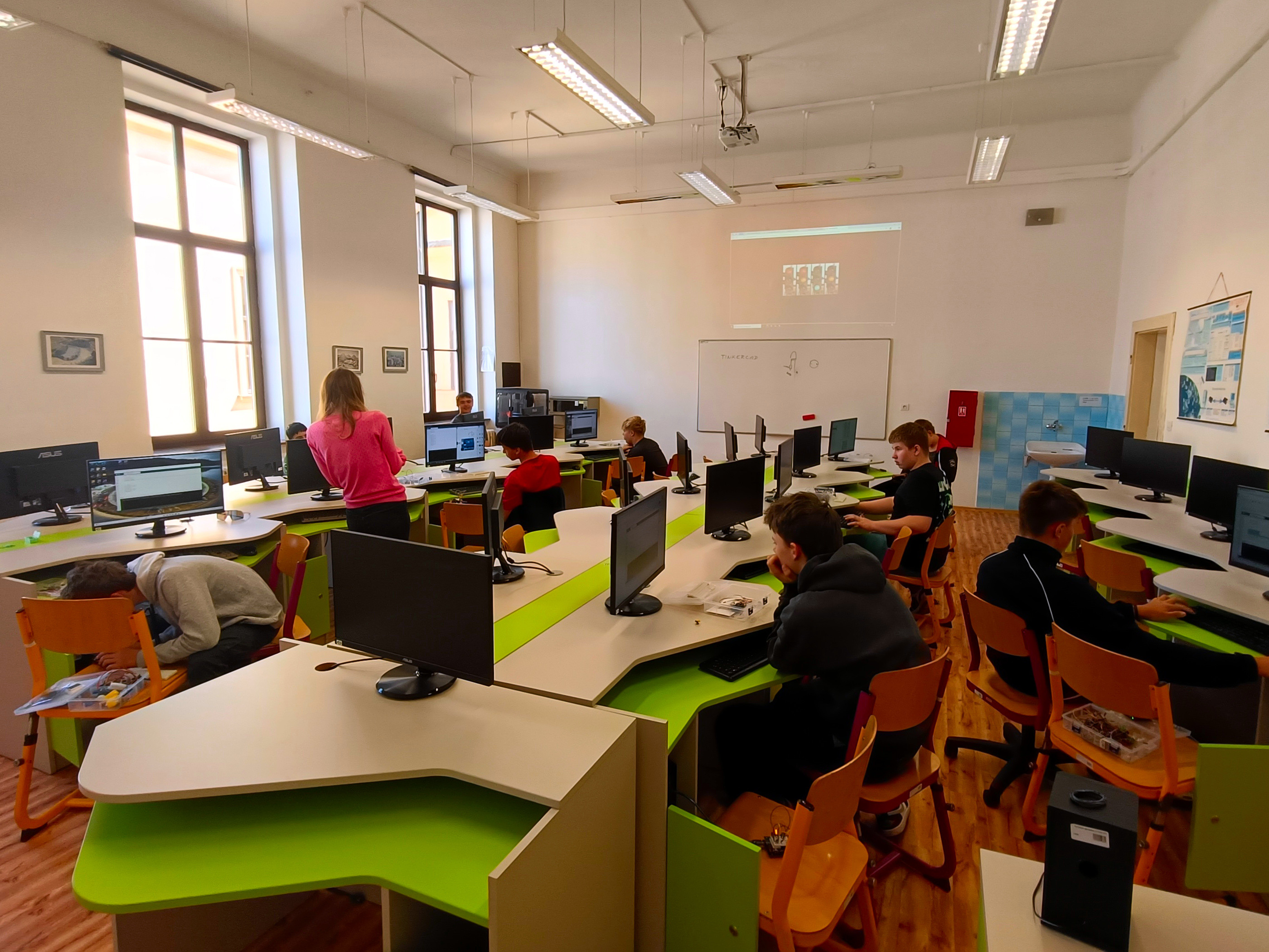 Žáci ZŠ zkoumali možnosti chytré domácnosti na workshopu Střední školy technických profesí Olomouc