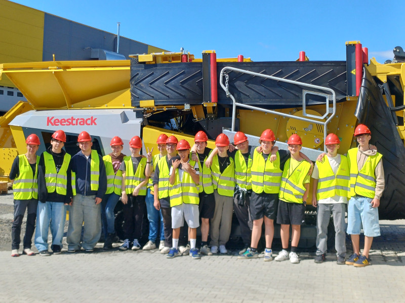 KA 2.1 NÁVŠTĚVA ŽÁKŮ FZŠ HOLEČKOVA OLOMOUC U BUDOUCÍHO ZAMĚSTNAVATELE KEESTRUCK CZ s.r.o.