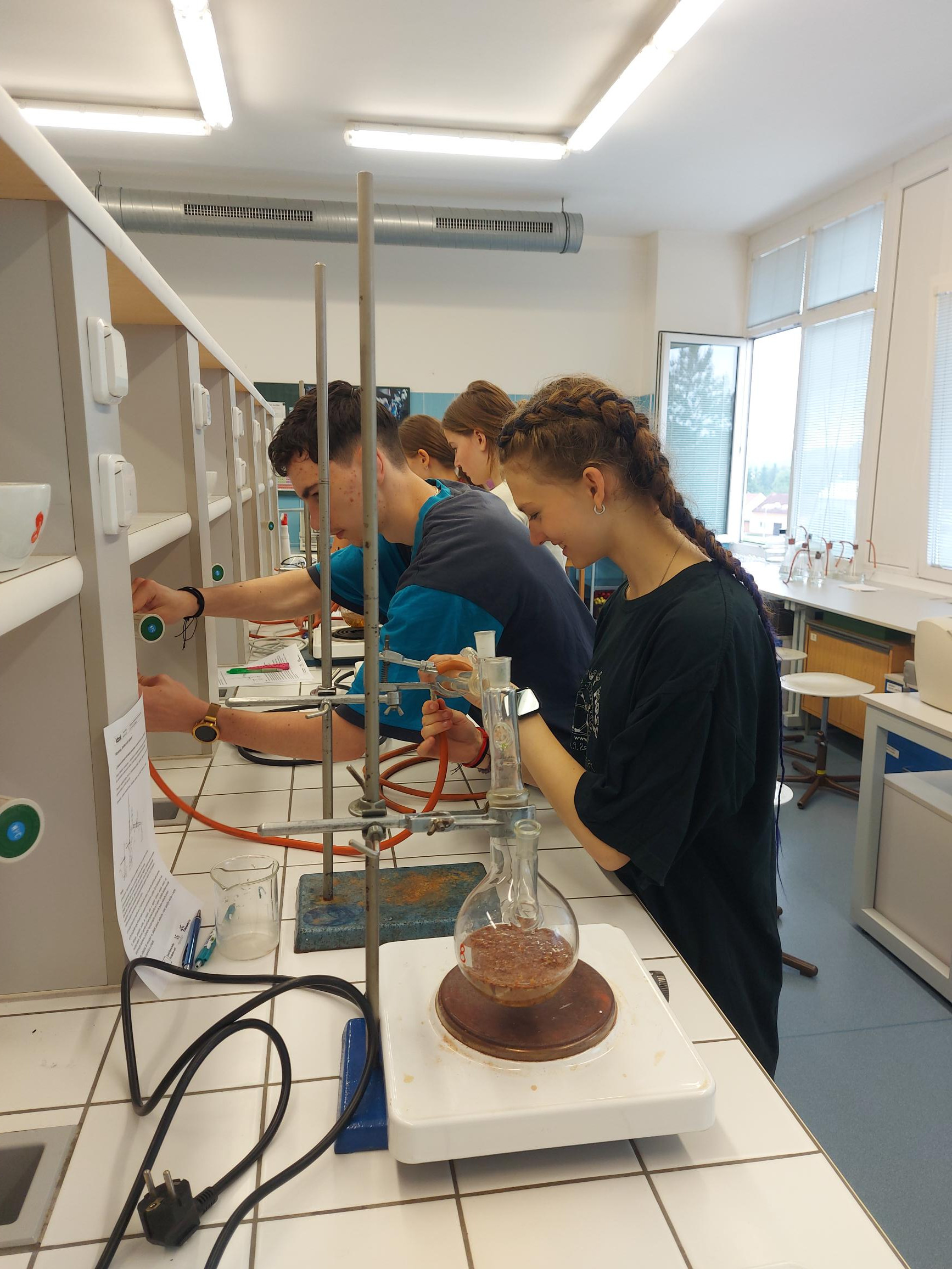 WORKSHOP „DESTILACE A JEJÍ VÝZNAM“ A „SEPARAČNÍ METODY (FILTRACE, CHROMATOGRAFIE, HUSTOTA)“