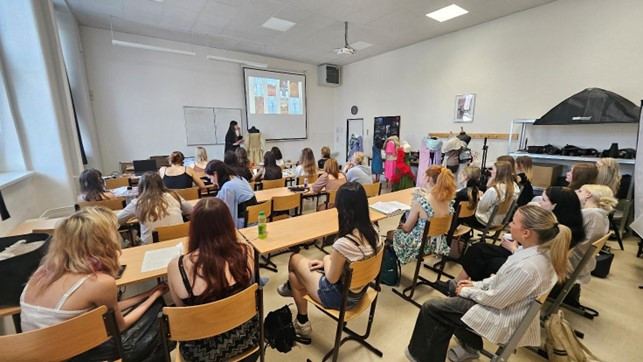 Vzorová výuková jednotka pro pedagogy SŠ na téma Navrhování oděvů