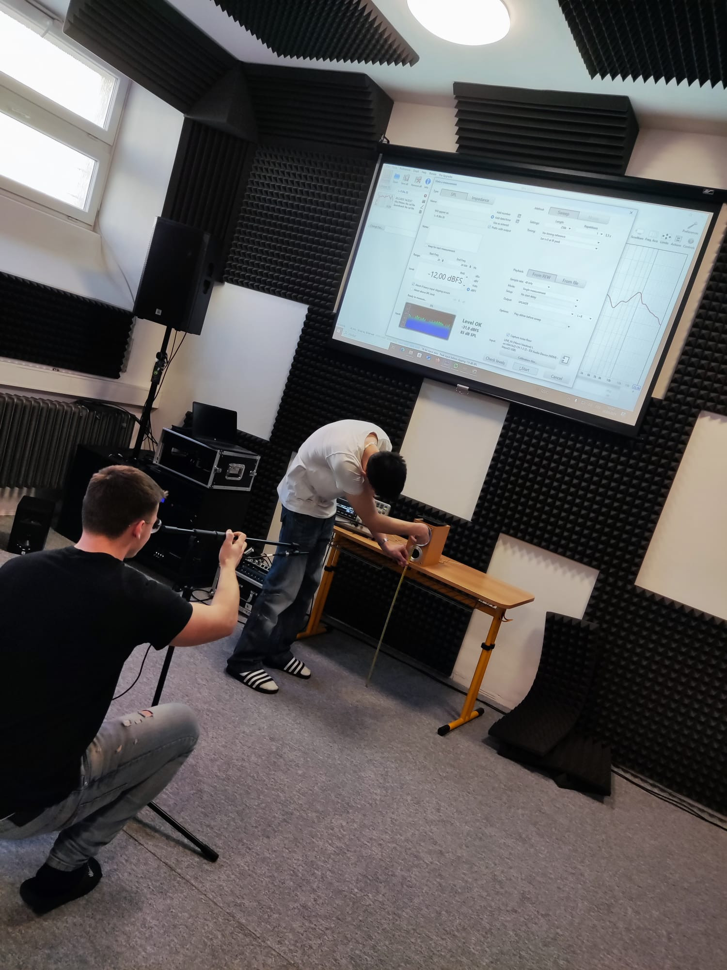 Učitelé elektrotechniky pozorovali výuku v reálném čase