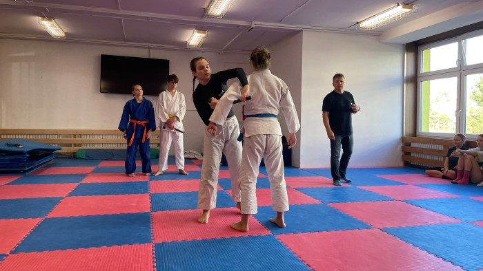 Workshop s praktickým nácvikem a zvládnutím základních technik sebeobrany