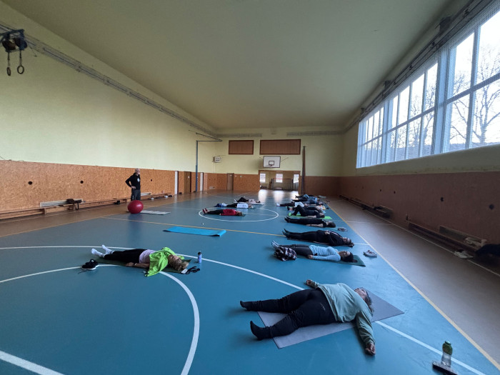 ZVLÁDÁNÍ STRESU PROSTŘEDNICTVÍM JÓGOVÝCH CVIČENÍ