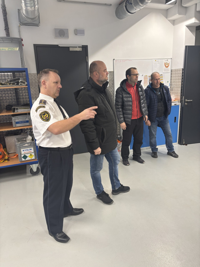 STÁŽ PEDAGOGICKÝCH PRACOVNÍKŮ U HASIČSKÉHO ZÁCHRANNÉHO SBORU V PŘEROVĚ