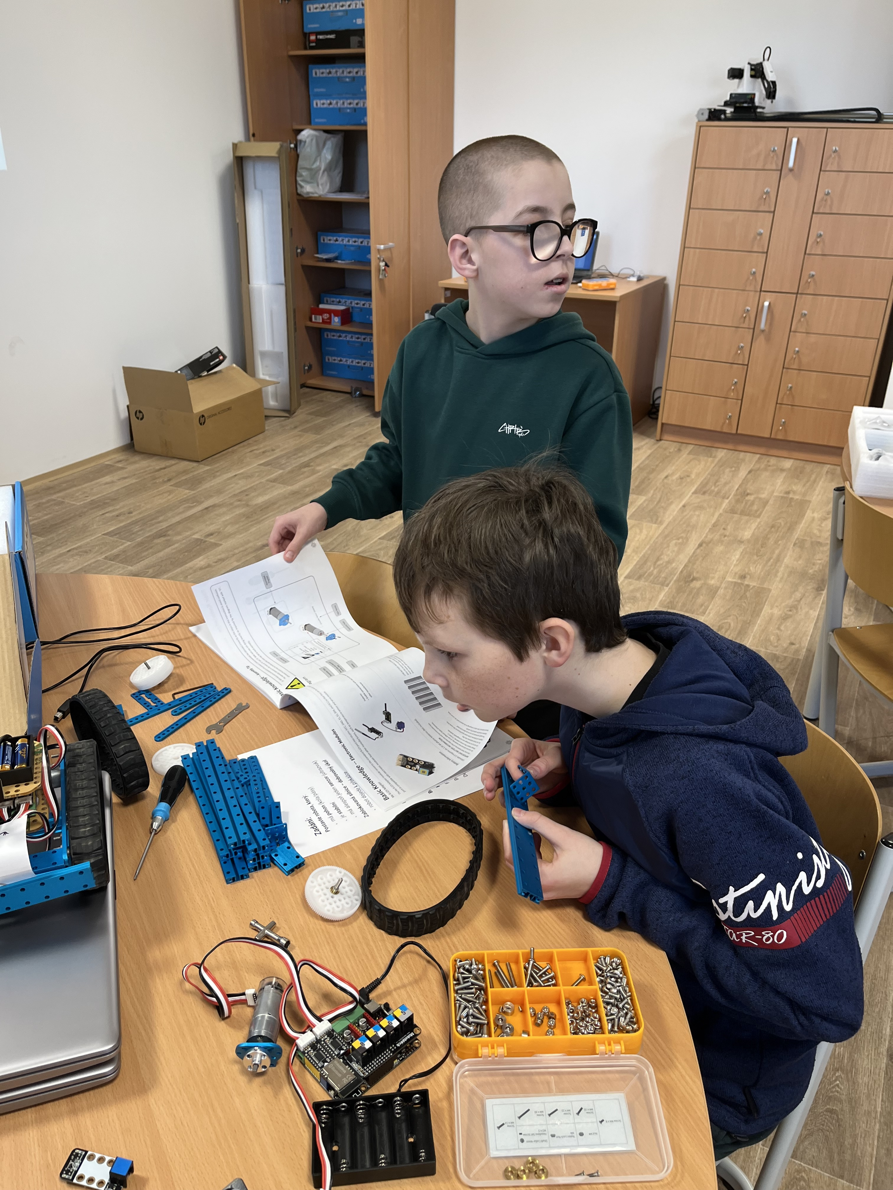 Robotická soutěž RoboRoute na SPŠ v Jeseníku